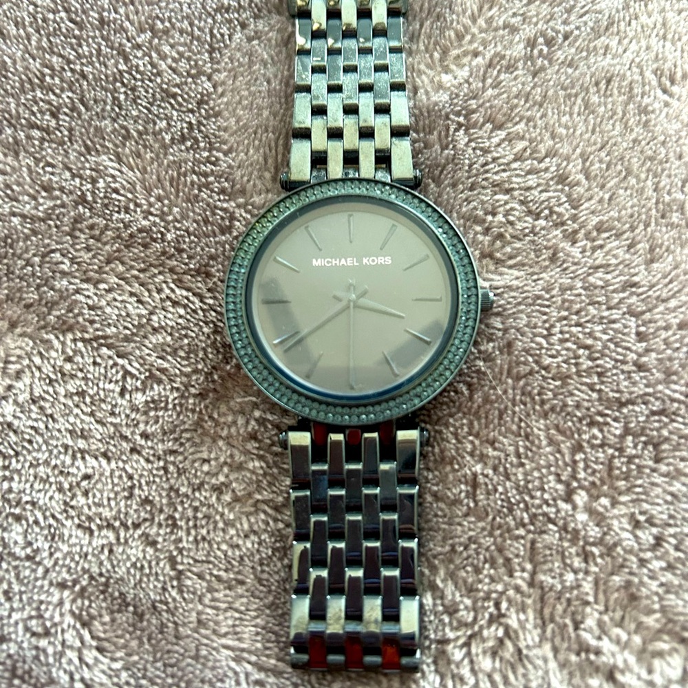 Michael Kors Navy Blue Watch - Picture 2 of 5